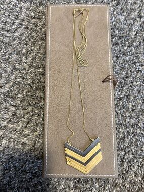 Madewell Two-Tone Chevron Pendant Necklace in Gold and Gray